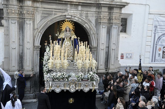 La cofradía de la Soledad fiel a su cita del Miércoles Santo en su 75 aniversario