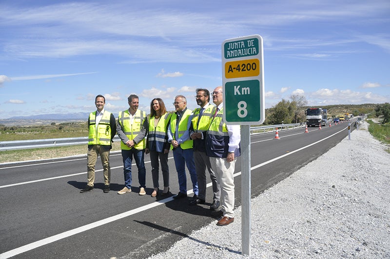 Rocío Díaz junto a los alcaldes de Baza y Huéscar y los delegados Antonio Granados y Antonio Ayllón