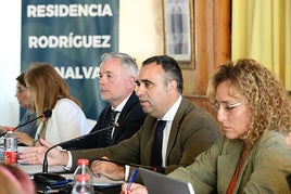 El presidente de la Diputación de Granada, Francis Rodríguez preside el pleno ordinario celebrado en Huéscar
