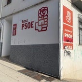 Sede del PSOE de Baza con pintadas.