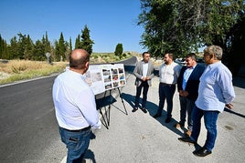 El presidente de la Diputacion de Granada, Francis Rodríguez en la carretera GR-9102 que ha sido mejorada