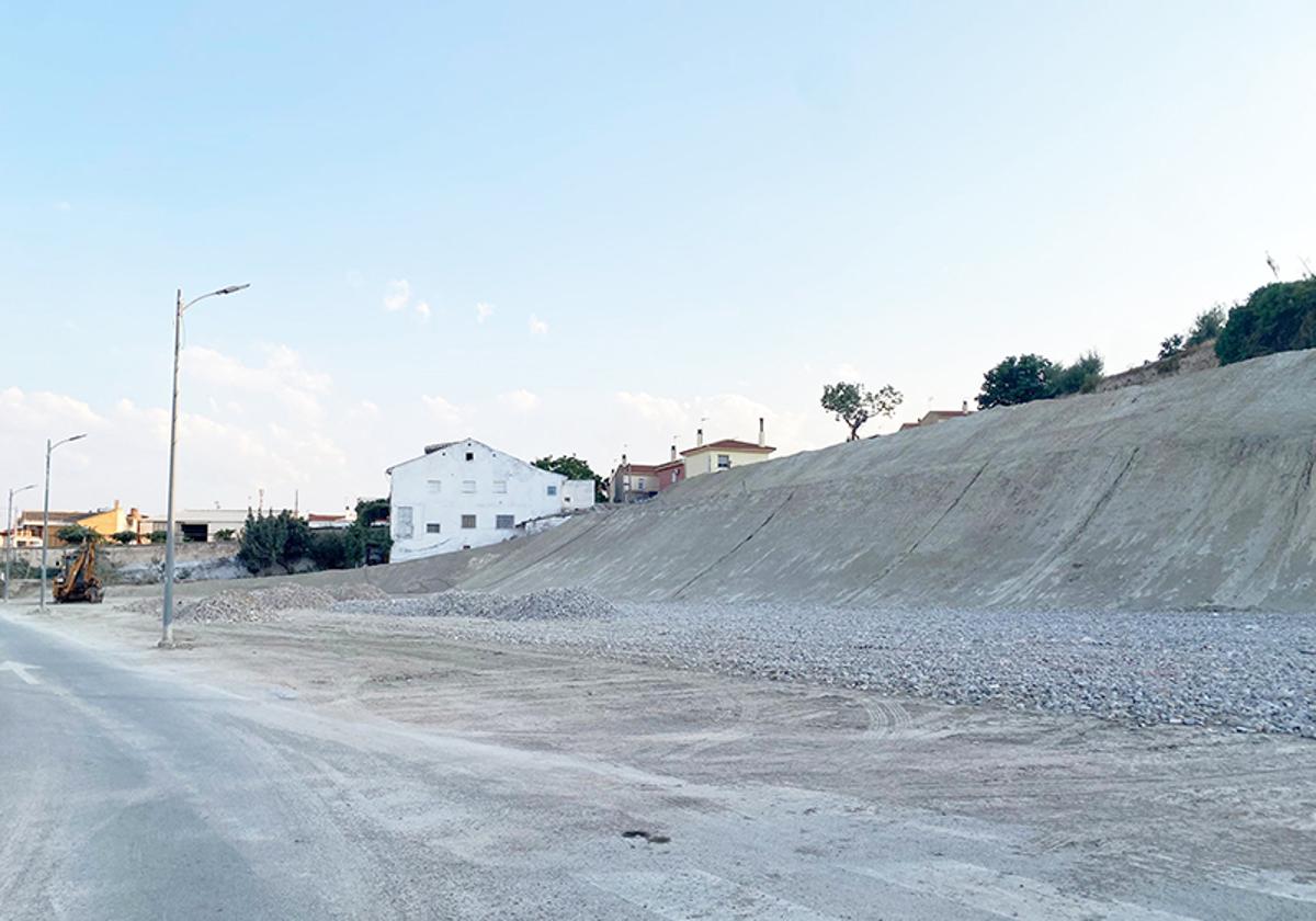 Espacio donde el PSOE denucia que se están ejecutando obras irregulares en Baza