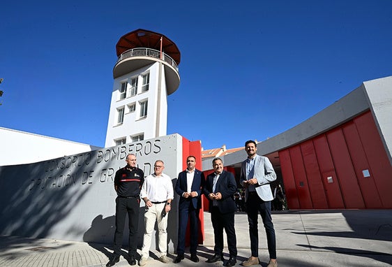 El presidente de la Diputación, Francis Rodriguez inaugura la ampliación del Parque de Bomberos de Baza