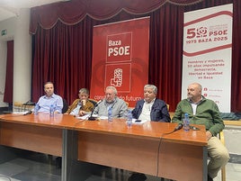 Participantes en la segunda charla organizada por el PSOE de Baza en su 50 aniversario