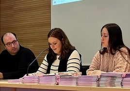 Juan Antonio Díaz, Ana Diaz y Sonia Azor durante la presentación del cuento