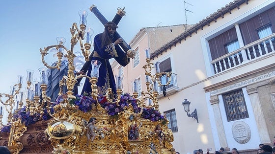 El Jueves Santo engrandece Baza con solemnidad, música y participación