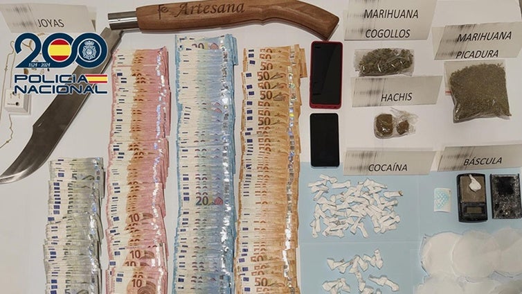 Descubren un activo punto de venta de droga en Baza por el alto tren de vida de sus responsables