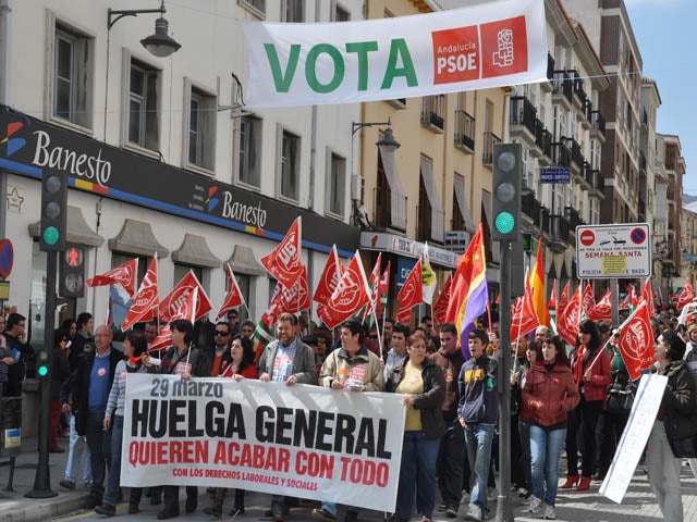 1.000 personas se manifiestan en Baza contra la reforma laboral