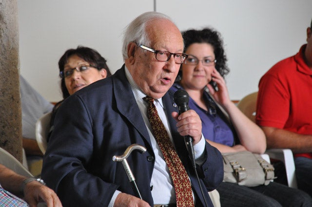 El historiador Vicente González Barberán dona su archivo a la ciudad de Huéscar