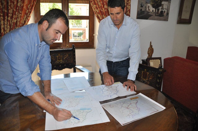 El alcalde de Baza solicita a Fomento más documentación sobre la línea férrea Lorca- Baza- Moreda