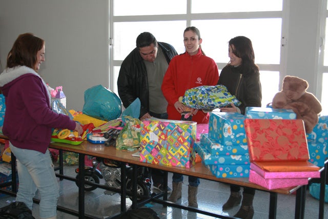 210 niños de Baza reciben sus juguetes de Reyes gracias a la campaña ‘Ningún niño sin juguete’
