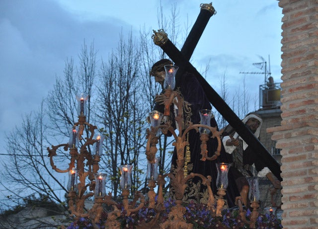 Las cofradías del Nazareno, la Esperanza y el Cristo de los Méndez emocionan en el Jueves Santo de Baza