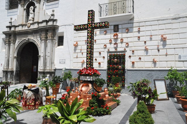 Las Cruces llenan Baza de fiesta durante tres días