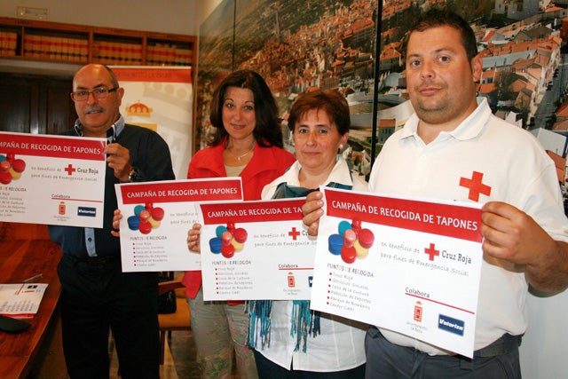 Cruz Roja Baza y el Ayuntamiento se unen para ayudar a financiar el programa de emergencia social de la ONG