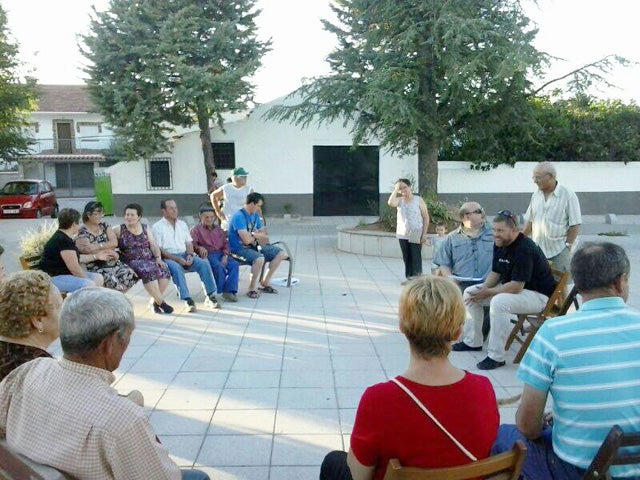 Izquierda Unida Baza considera un éxito el primer mes de su campaña ciudadana tuhacesbaza