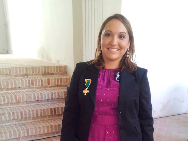 La juez decano de Baza Mari Carmen Apestegui medalla al merito policial