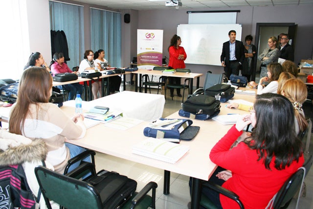 15  mujeres se forman para cuidar a dependientes