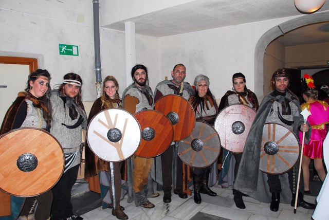 Los vikingos ganan el concurso de disfraces de Baza
