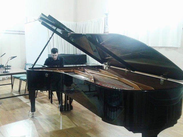 El pianista bastetano Isaac Villalba ofrece hoy un recital, en el Auditorio "Antón García Abril"