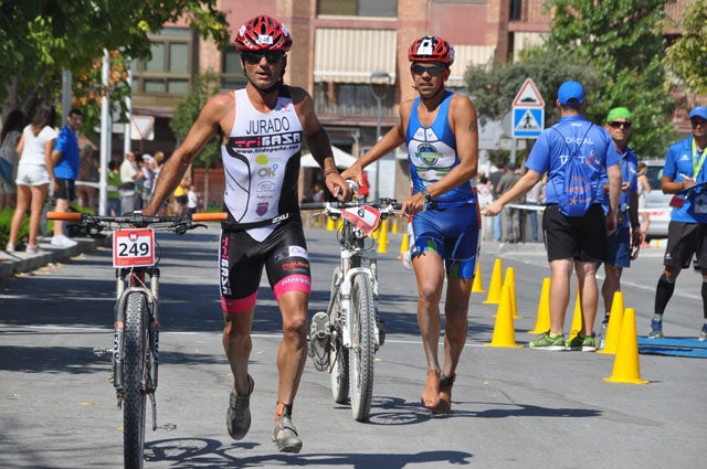 200 participantes en el Triatlón Cros Ciudad de Baza