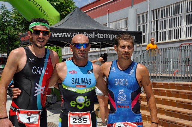 Manolo Salinas y Sandra de la Torre vencen en II edición del  Triatlón Cross `Ciudad de Baza´