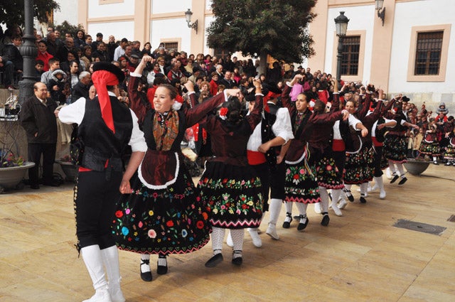 El Grupo Municipal de Coros y Danzas de Baza en Tenerife