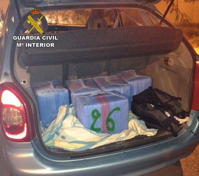 La Guardia Civil de tráfico de Baza se incauta de 150 kilos de hachís en la A-92N