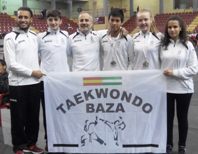 Taekwondo Baza logra dos medallas de plata en el Open Internacional de Andalucía 2015