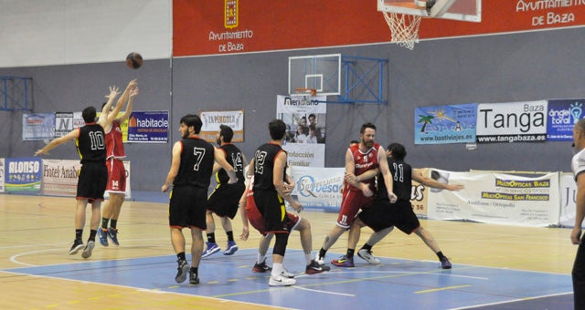 El Meridiano Baza también vence al CB Peñarroya 80 -55
