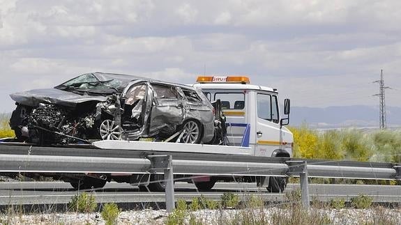 Una joven que se salvó de la muerte en la A-92: "Estamos cogidos por los ángeles"