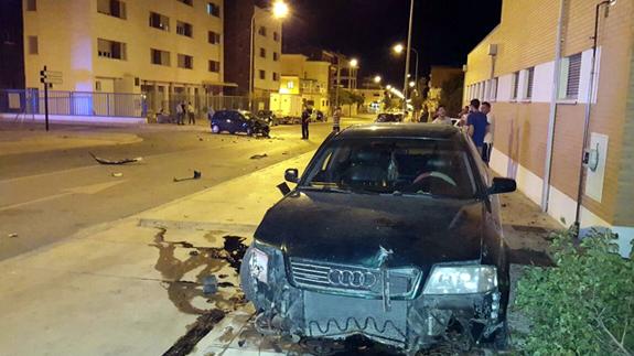 Aparatoso accidente en la Avenida del Mediterráneo de Baza