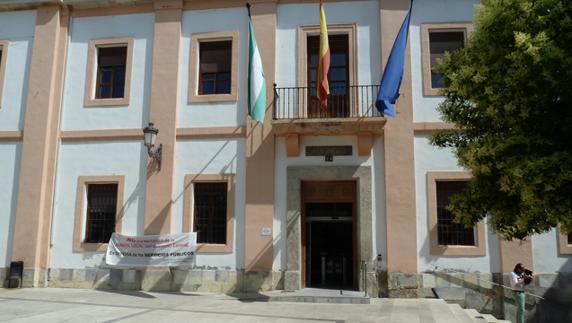 Abierta una bolsa de trabajo para administrativo interino en el Ayuntamiento de Baza