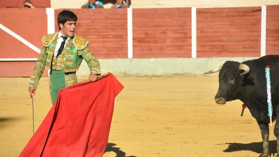 El novillero bastetano Aquilino Girón torea esta tarde en el festival de Huéscar