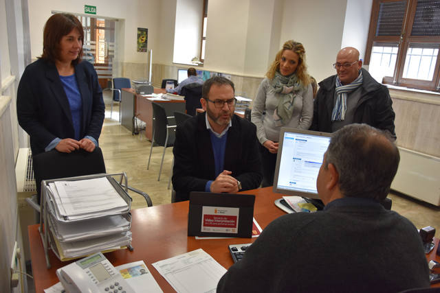 El Ayuntamiento de Baza pone en marcha un servicio de video intérprete para personas sordas