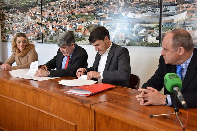 Acuerdo entre ENDESA y el Ayuntamiento de Baza para evitar cortes de suministro por falta de pago
