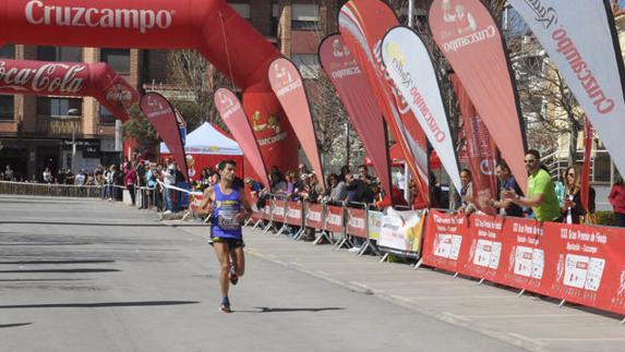 Manuel Santiago y María Dolores Díez se llevan la 41ª Media Maratón Ciudad de Baza