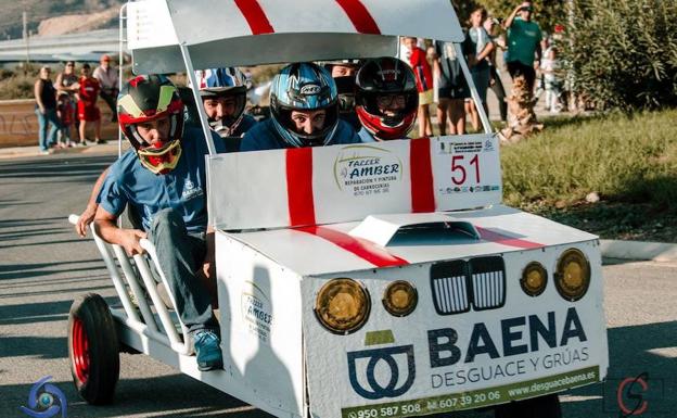 La Asociación Aldeílla Joven logra un éxito rotundo de participación en su I Carrera de Autos Locos
