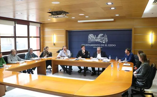 El Ayuntamiento entrega las subvenciones a clubes y deportistas