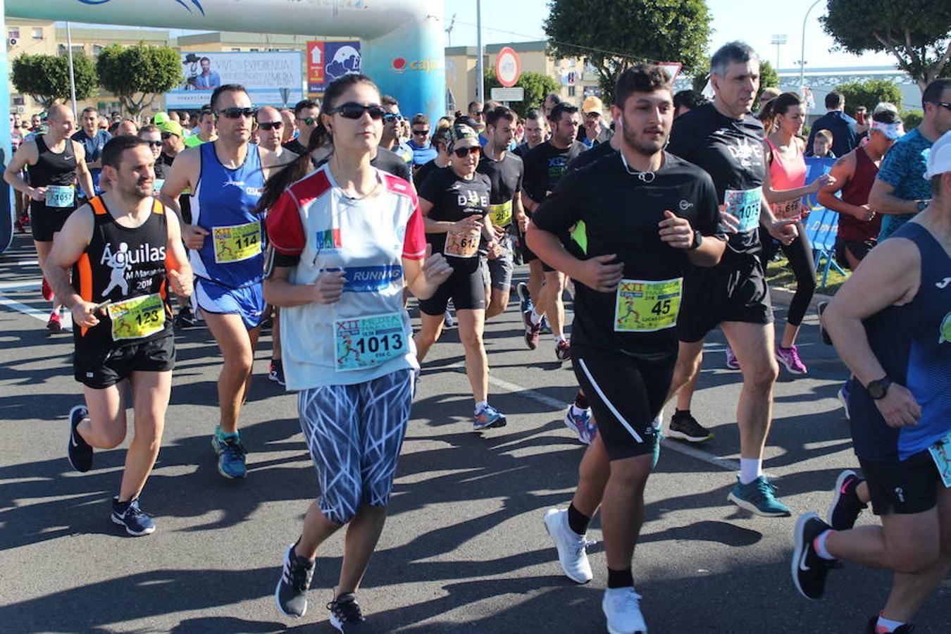 Más de medio millar de runners disfrutaron esta mañana de la XII edición de la Media Maratón de El Ejido Ciudad de las Hortalizas. Una carrera rápida, vistosa y que mantenía el mismo recorrido de ediciones anteriores, con varias subidas que obligaron a los corredores a tener que dosificar y en la que se mejoraron los tiempos de la pasada edición.