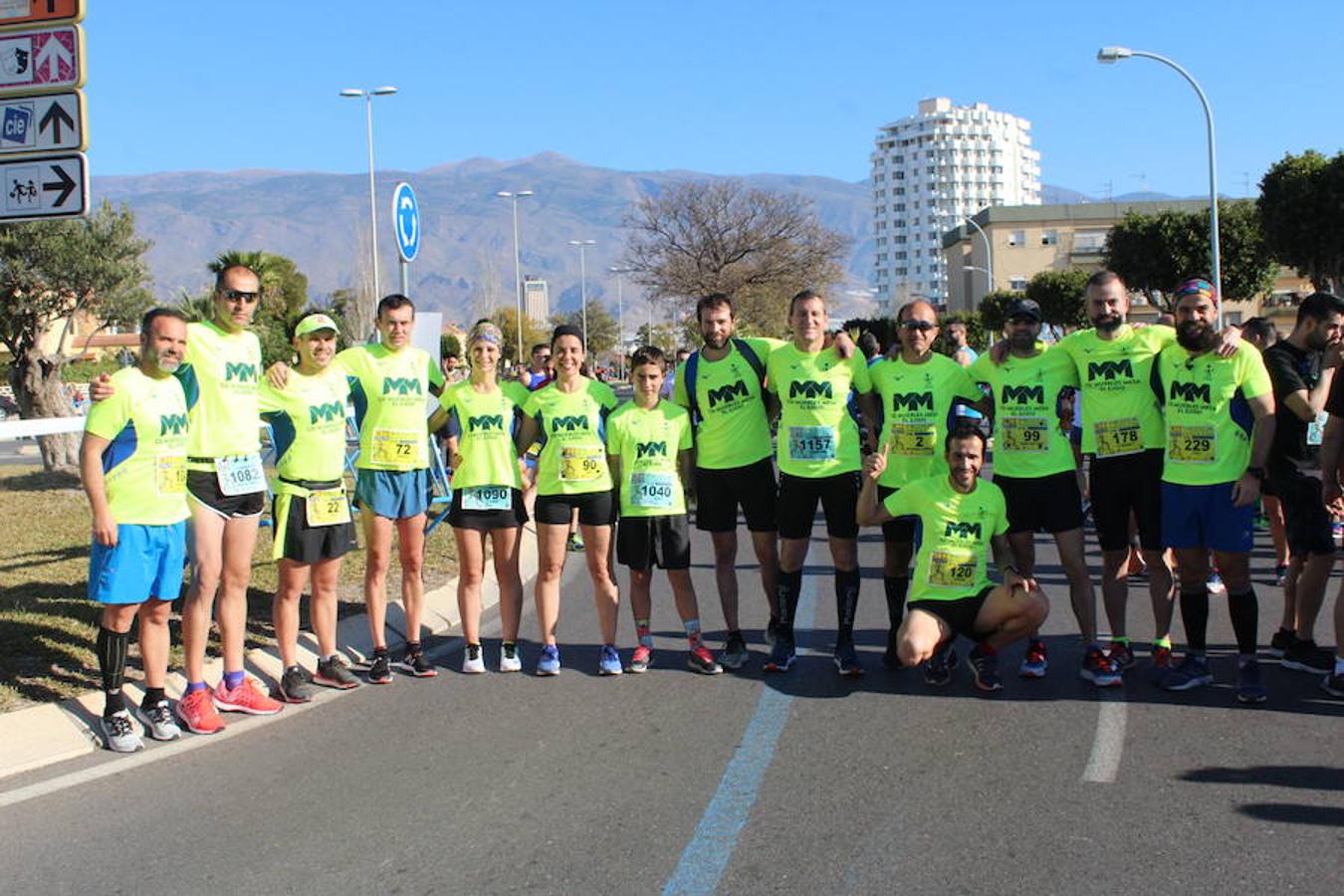 Más de medio millar de runners disfrutaron esta mañana de la XII edición de la Media Maratón de El Ejido Ciudad de las Hortalizas. Una carrera rápida, vistosa y que mantenía el mismo recorrido de ediciones anteriores, con varias subidas que obligaron a los corredores a tener que dosificar y en la que se mejoraron los tiempos de la pasada edición.