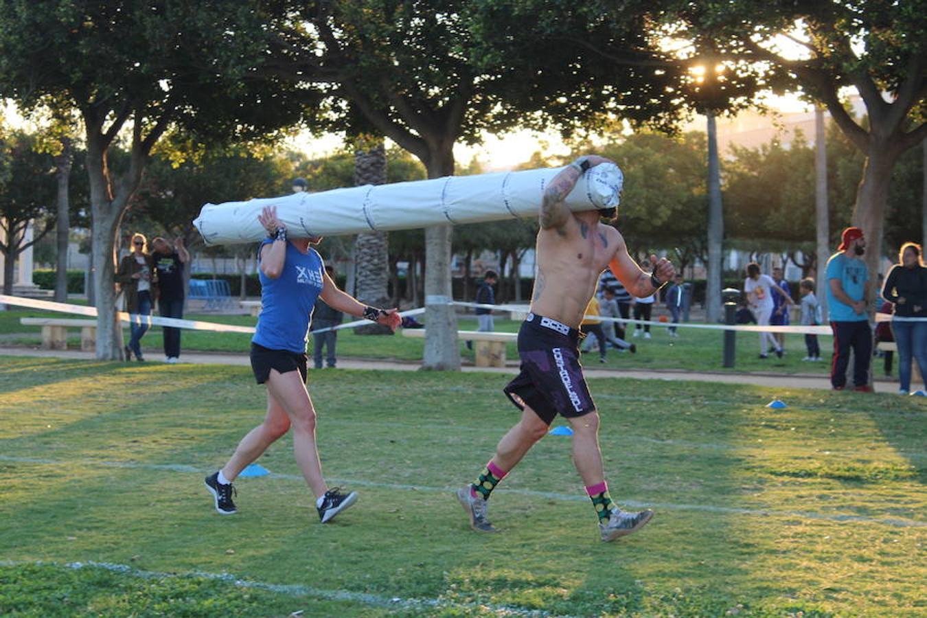 Tarde de gran ambiente la vivida el pasado sábado en el Parque Municipal de El EJido con la celebración de la segunda edición del campeonato de Crossfit El Ejido Challenge. Más de cuatro horas de intensa competición que contó con la participación de 54 equiposy 216 deportistas, que demostraron la espectacularidad de este deporte.