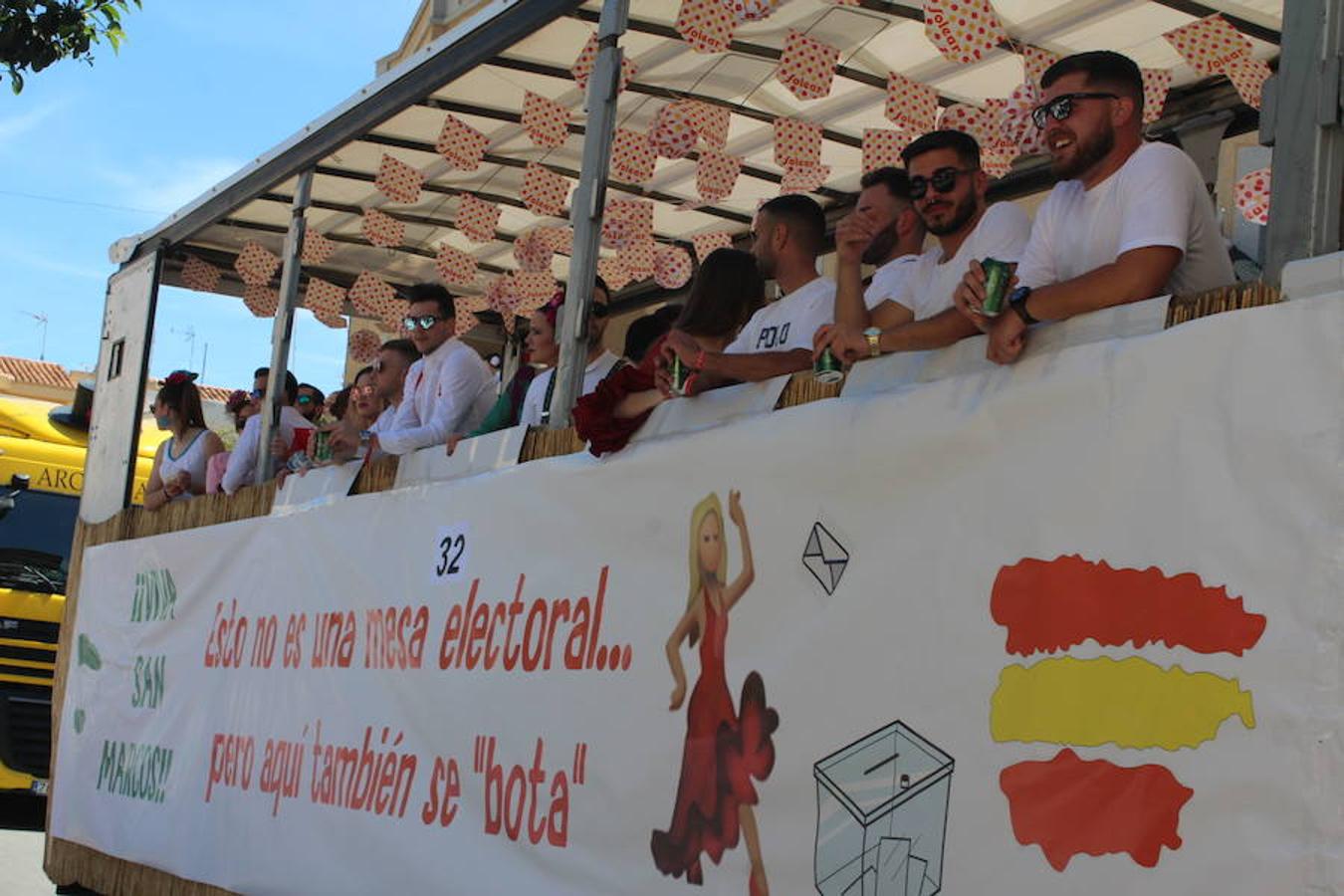 El Ejido se despertó ayer con un cielo raso, soleado, con una temperatura alta, que bien podía pasar por día veraniego, para saludar a San Marcos en su día grande, el día en que procesionó por las calles del municipio, en uno de los eventos que mayor número de asistentes registra a lo largo del año. 