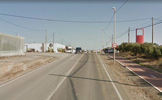 Muerto en El Ejido | Fallece un hombre tras quedar atrapado bajo una puerta en una nave agrícola