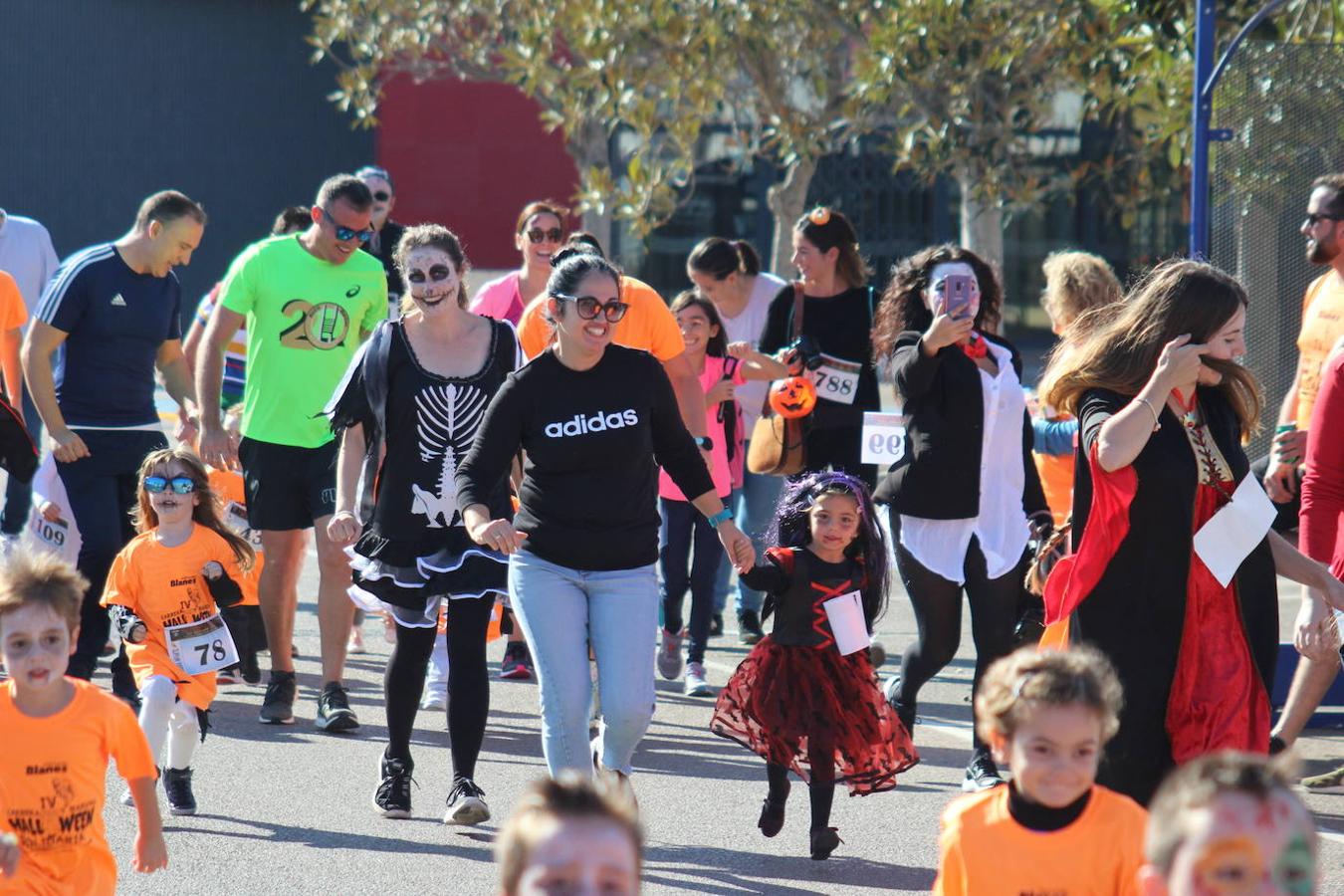 Fotos: Terrorífica carrera solidaria de Activa Tu Ocio en El Ejido