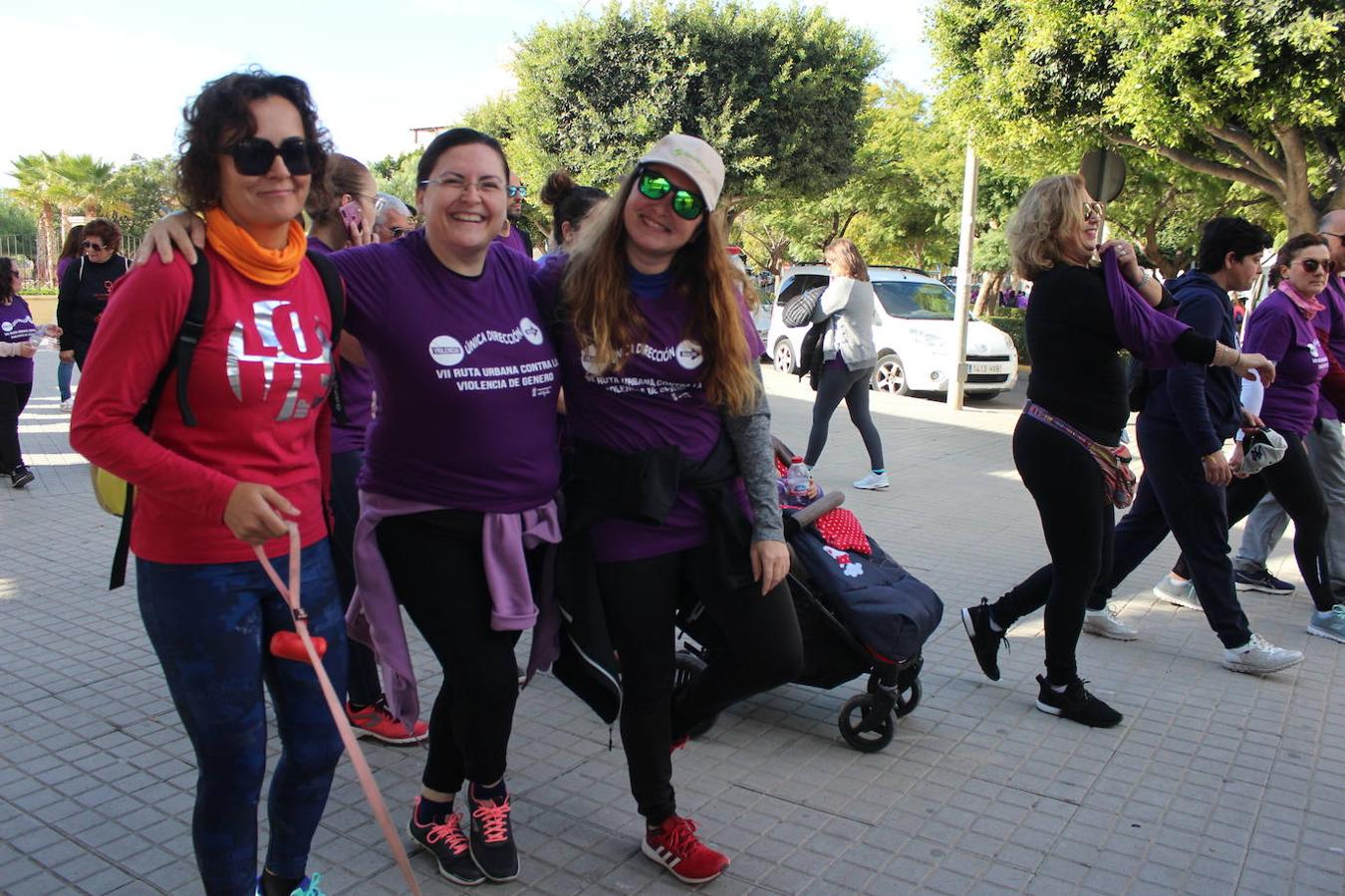 Fotos: Más de 300 personas participan en la VII Marcha Urbana contra la Violencia de Género