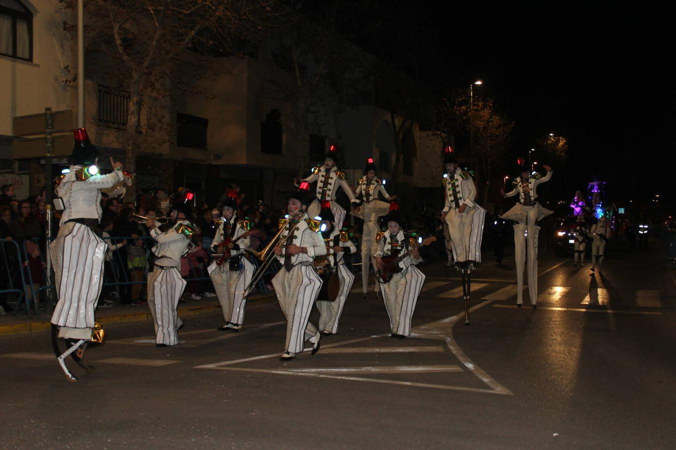 Fotos: Magia, color y dulces en la Cabalgata de Reyes de El Ejido