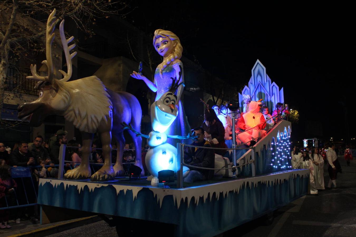 Fotos: Magia, color y dulces en la Cabalgata de Reyes de El Ejido