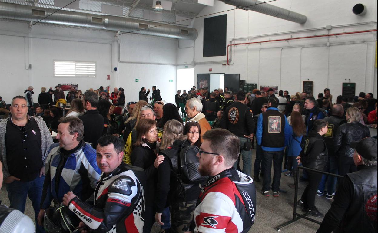Centenares de moteros participan en la II Woman Biker en Santa María del Águila