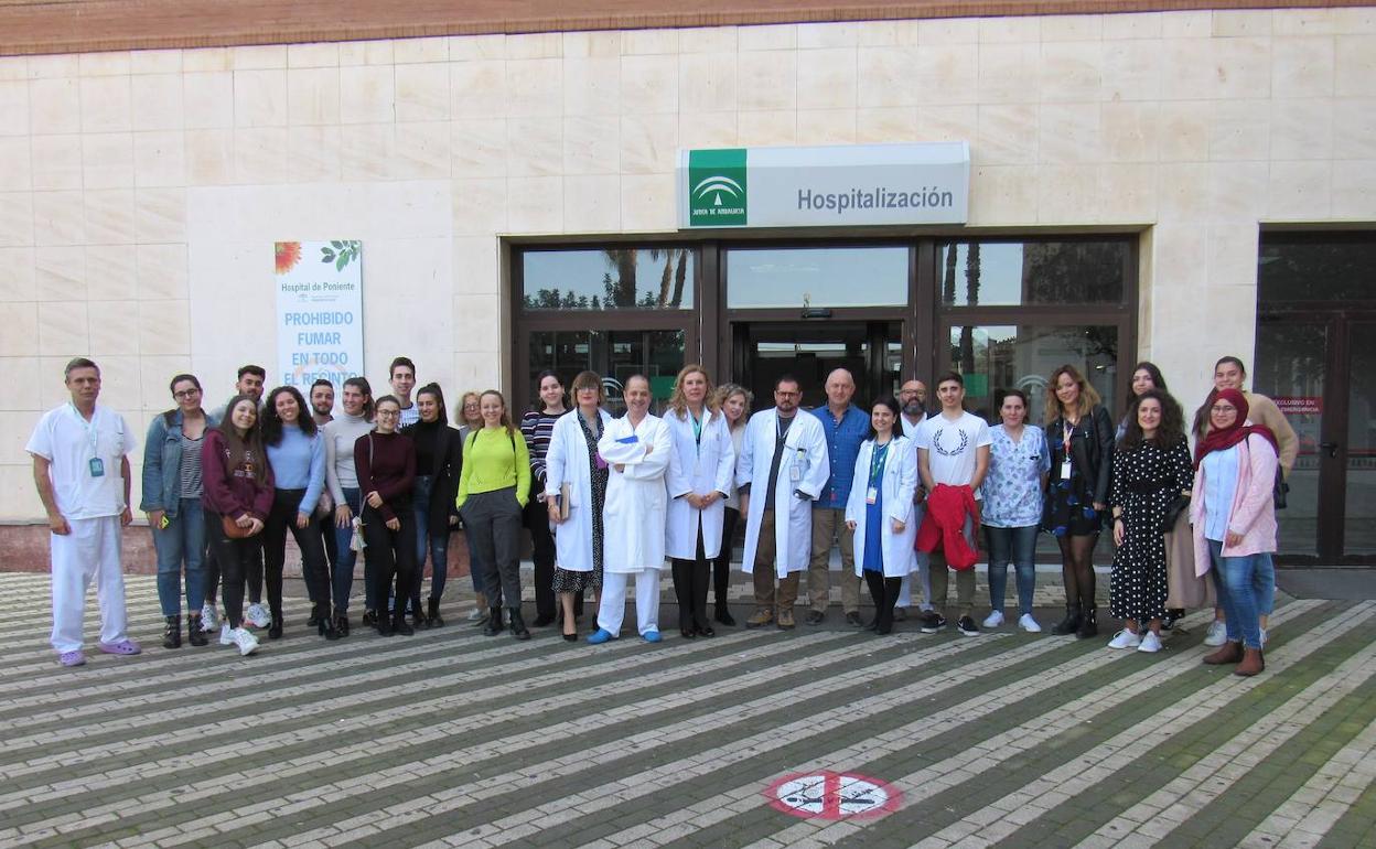 Los alumnos de Enfermería cesan sus prácticas en el Hospital de Poniente
