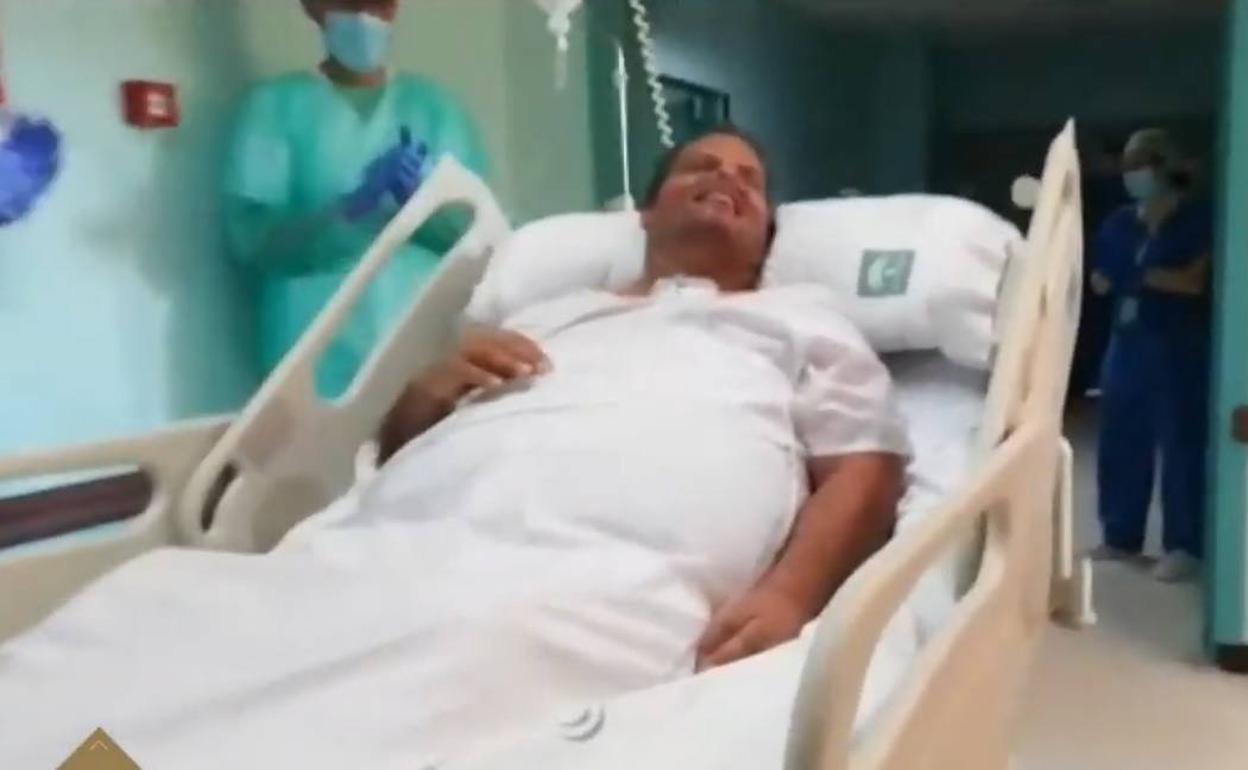 Coronavirus en El Ejido | Almería | Sale de la UCI el doctor Munir, el médico del Poniente que ha pasado 37 días en la UCI por Covid-19